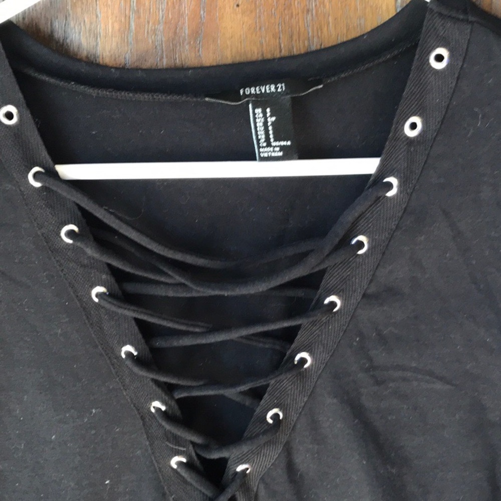 F21 black baseball tie tee - Picture 5 of 8